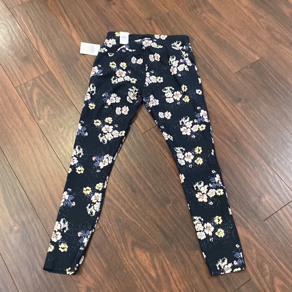 New with tags Maurices brand in Motion workout leggings size small 7/8 length. - Picture 4 of 4